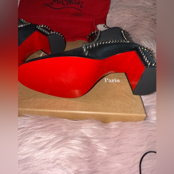 CHRISTIAN LOUBOUTIN
Out Line Spikes leather ankle boots size 37 - Picture 12 of 16
